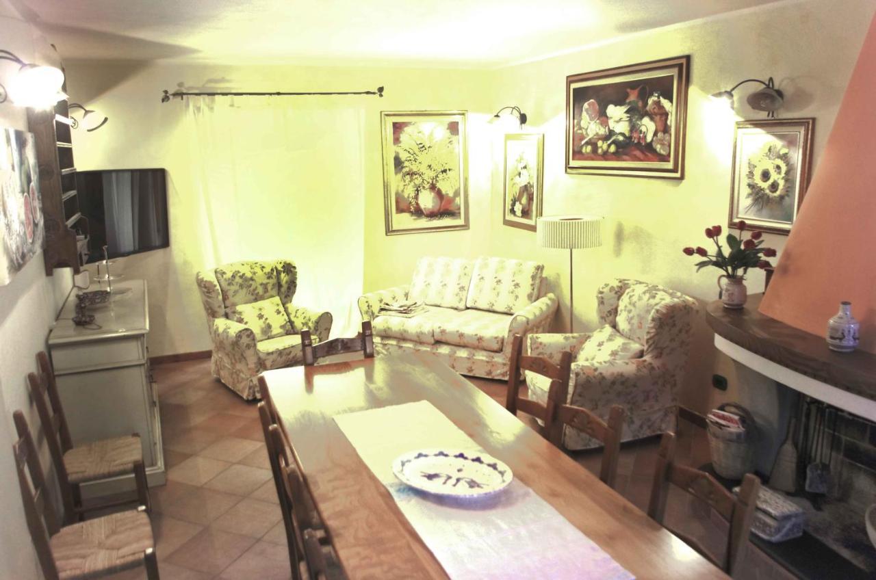 Casa De Ajala - B&B De Charme In Antica Dimora Totalmente Ristrutturata E Dotata Di Tutti I Confort Bagni Privati Spazio Living Patio Esterno Ambienti Climatizzati Degustazioni Prodotti Locali Làconi Екстериор снимка
