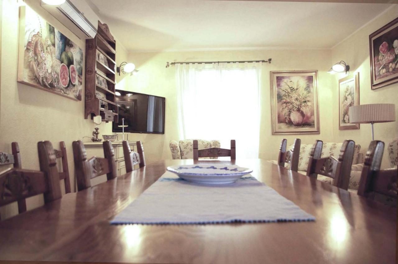 Casa De Ajala - B&B De Charme In Antica Dimora Totalmente Ristrutturata E Dotata Di Tutti I Confort Bagni Privati Spazio Living Patio Esterno Ambienti Climatizzati Degustazioni Prodotti Locali Làconi Екстериор снимка