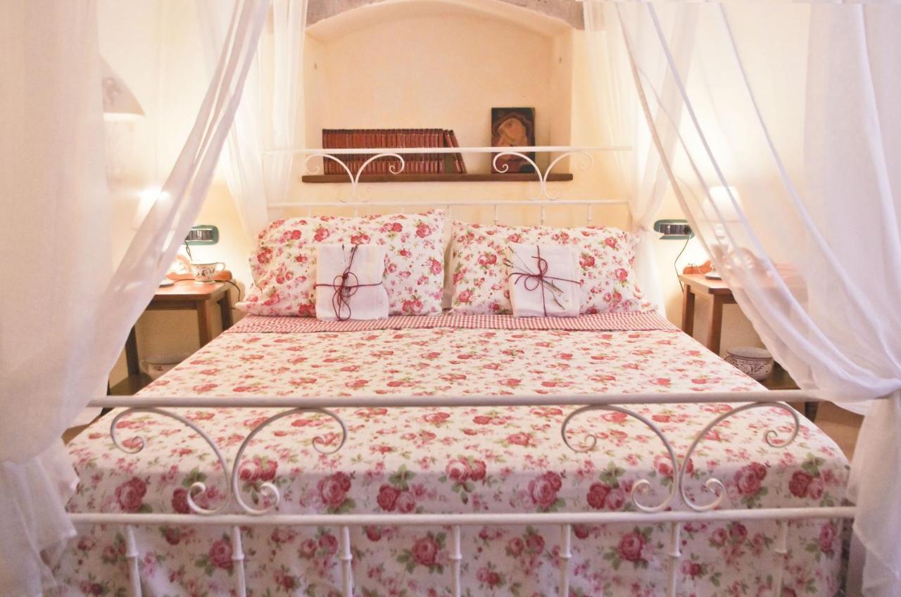 Casa De Ajala - B&B De Charme In Antica Dimora Totalmente Ristrutturata E Dotata Di Tutti I Confort Bagni Privati Spazio Living Patio Esterno Ambienti Climatizzati Degustazioni Prodotti Locali Làconi Екстериор снимка