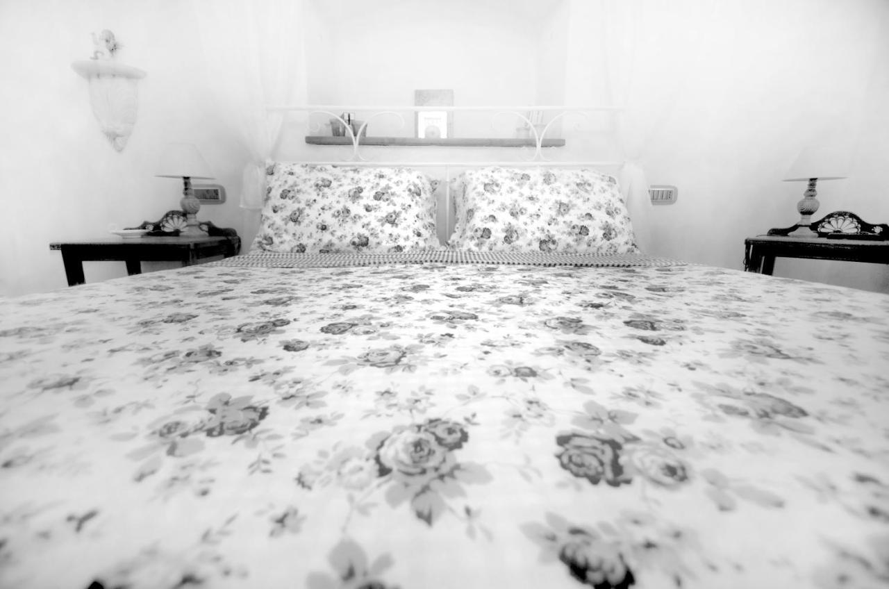 Casa De Ajala - B&B De Charme In Antica Dimora Totalmente Ristrutturata E Dotata Di Tutti I Confort Bagni Privati Spazio Living Patio Esterno Ambienti Climatizzati Degustazioni Prodotti Locali Làconi Екстериор снимка