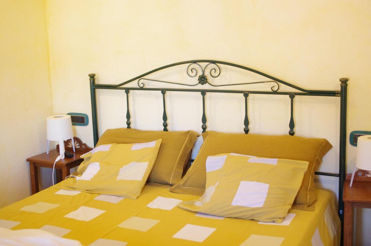 Casa De Ajala - B&B De Charme In Antica Dimora Totalmente Ristrutturata E Dotata Di Tutti I Confort Bagni Privati Spazio Living Patio Esterno Ambienti Climatizzati Degustazioni Prodotti Locali Làconi Екстериор снимка